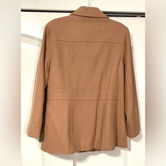 Women’s camel colored button up jacket - Picture 4 of 5